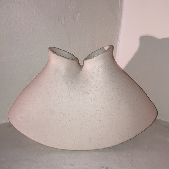 White Designer Rich Home LA Person Vase - Very Cool!!!!! Art Museum Dining Room - Picture 2 of 4